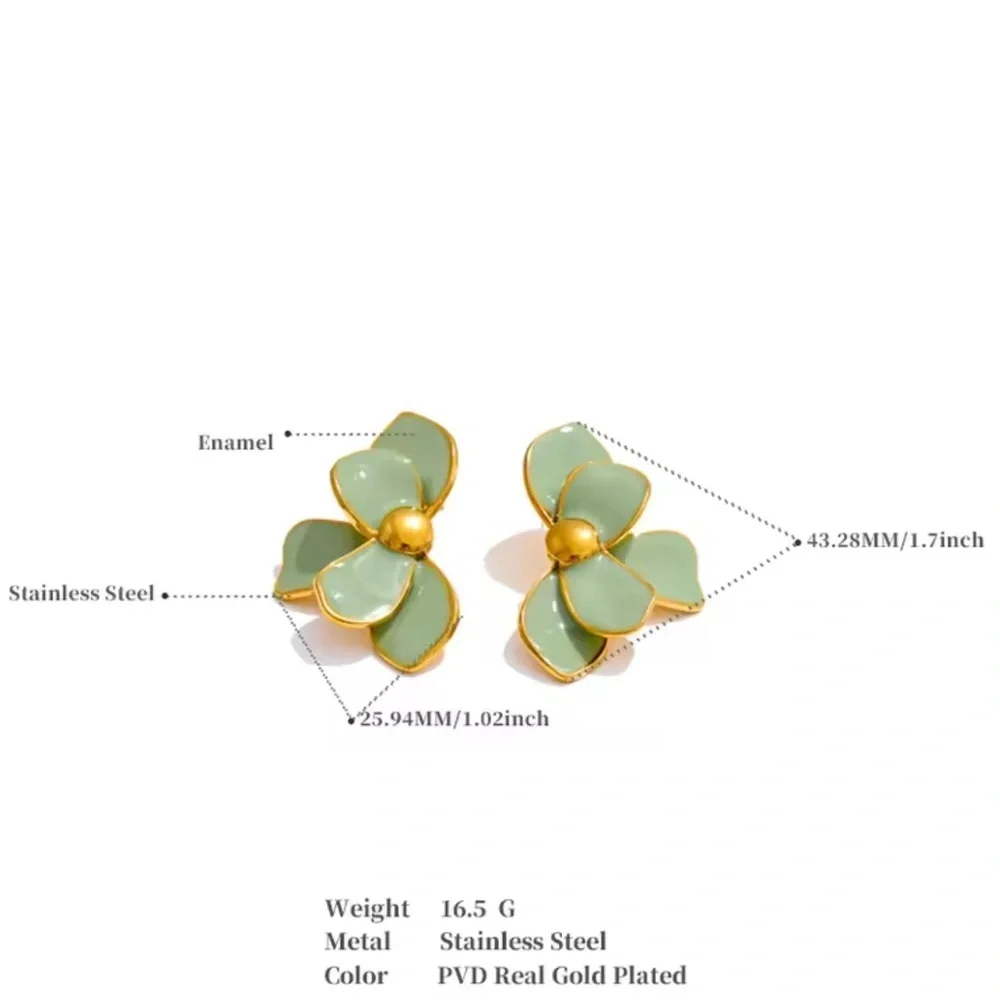 Petal Flower Cream Gold Earrings
